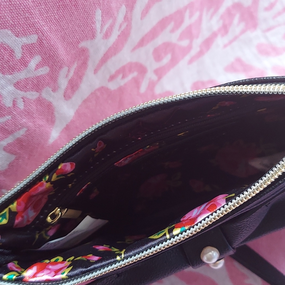 NWT Betsey Johnson BOW PERAL CROSSBODY - Picture 7 of 12